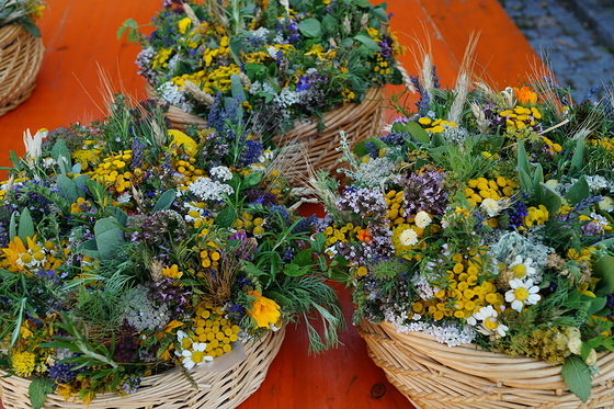 Pfarrcafé-Frühschoppen mit Kräuterbüscherlsegnung am Sonntag, 9. August 2020.